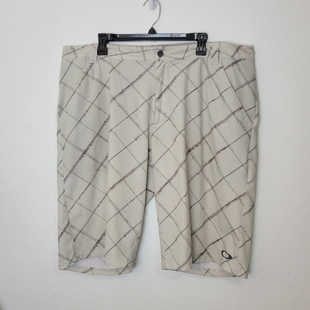 OAKLEY Men's Beige Checked Boardshorts Pockets Beach Summer Swim Size 40W